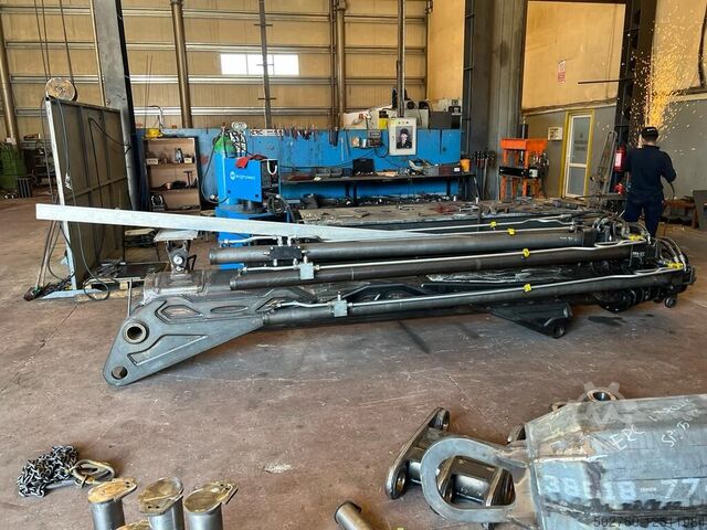 Double BREAKING AXLE-MOUNTED MOBILE CRANE DOUBLE BREAKING AXLE-MOUNTED MOBILE CRANE