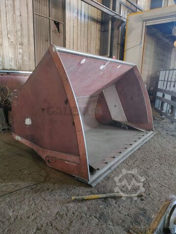 GALEN High Dump Bucket GALEN High Dump Bucket