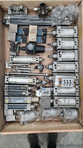 Verschiedene Ersatzteile FESTO ADVU