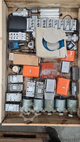 Verschiedene Ersatzteile FESTO ADVU