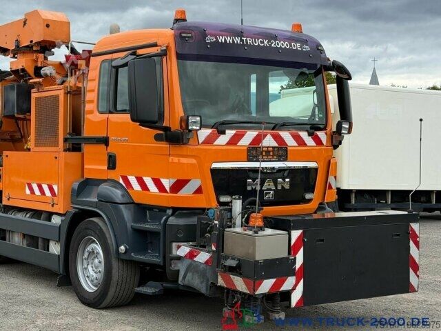 Vacuum tank truck MAN 26.320 Müller Kanal Sauger + Sinkkastenreiniger