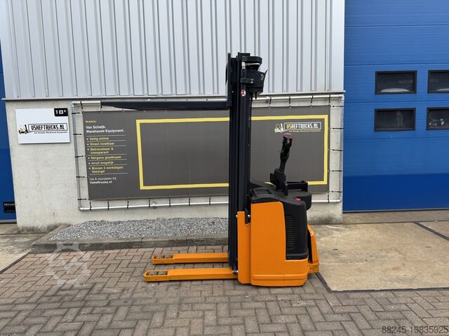 VS-22353 Electric triplex stacker Still, 4,940mm freelift STILL EGVS14