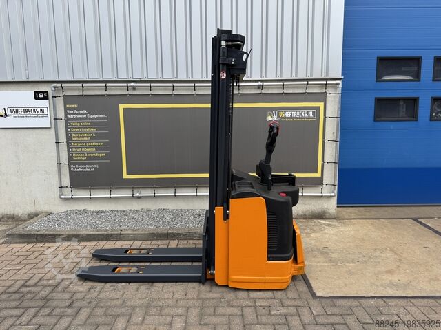 VS-22353 Electric triplex stacker Still, 4,940mm freelift STILL EGVS14