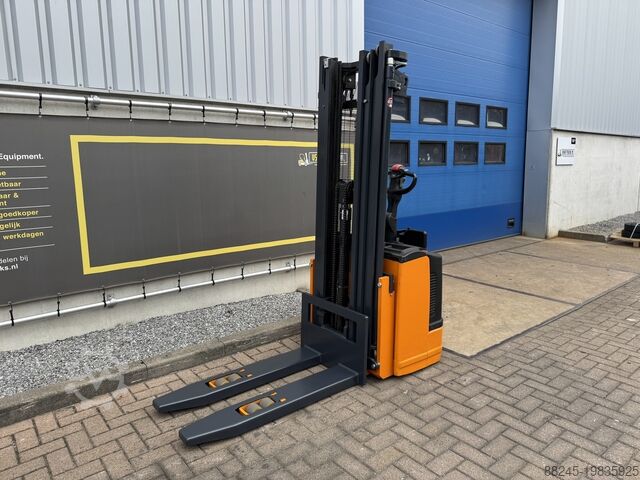 VS-22353 Electric triplex stacker Still, 4,940mm freelift STILL EGVS14