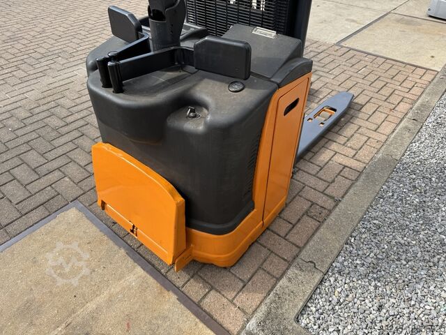 VS-22353 Electric triplex stacker Still, 4,940mm freelift STILL EGVS14
