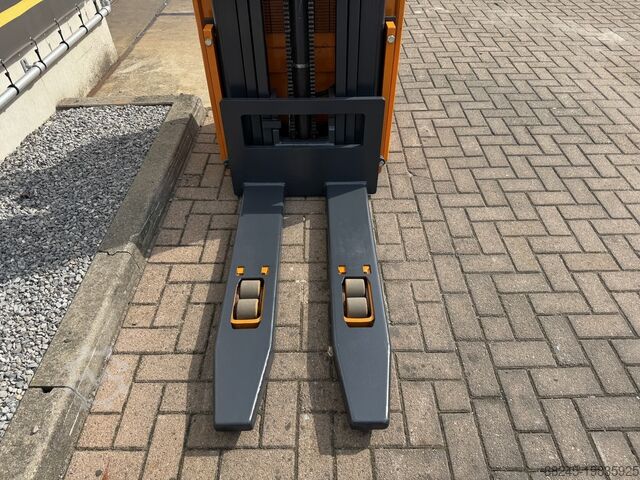 VS-22353 Electric triplex stacker Still, 4,940mm freelift STILL EGVS14