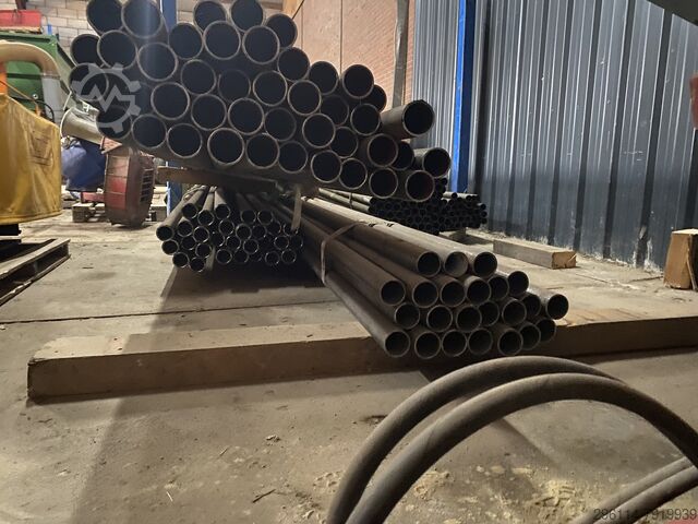 Geschweißte Rohre 65 x 4 und 70 x 6,8 mm. . Stalen Buizen Surplus No certificates