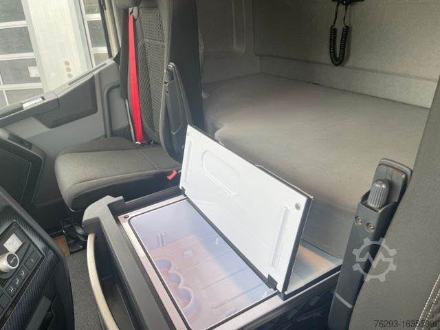 Standard tractor unit RENAULT T 480 4x2 Sleeper Cab  2L-HY