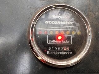 Schmalgangstapler Hochregalstapler Linde V10