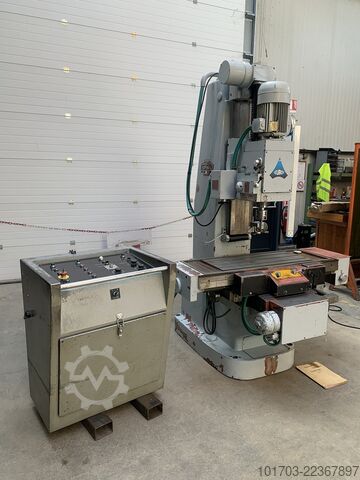 Drilling / Jig Boring Machine Constant Supemec P65