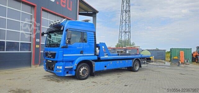 Recovery vehicle MAN TGM 15.250 Doppelstock + Brille /6 Sitze +Winde