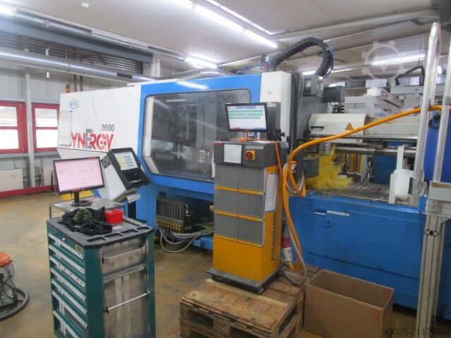 SPRITZGUSSMASCHINE MIT DOSIERANLAGE NETSTAL SYNERGY S 3000-900