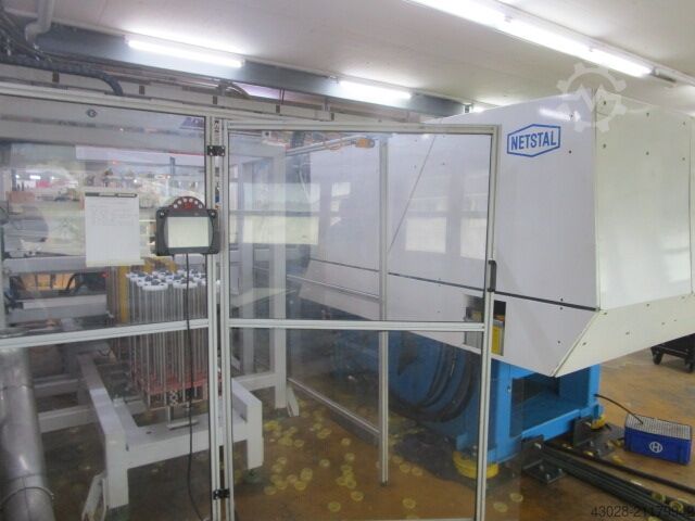 SPRITZGUSSMASCHINE MIT DOSIERANLAGE NETSTAL SYNERGY S 3000-900