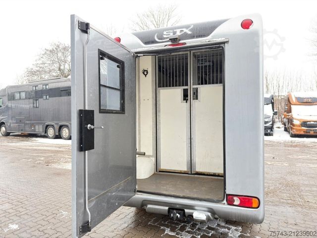 Livestock transporter RENAULT Master STX Haras 3 Sitzer