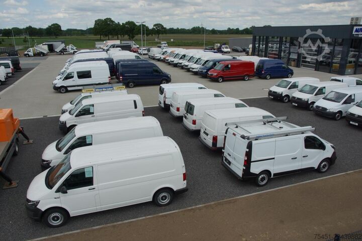 Curtain sider van Renault Master 35 Pritsche Schiebe Plane AHK LUFTFEDER TEMPO