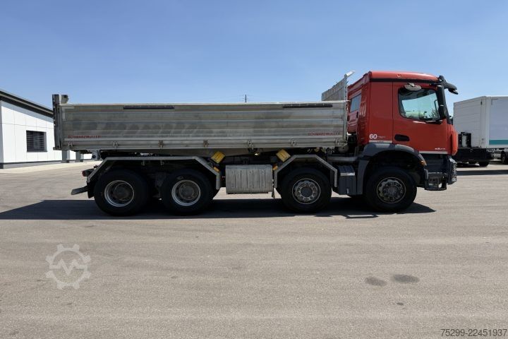 Three-sided tipper truck Mercedes-Benz Arocs 3243 8x4 Schwarzmüller / Swiss-Vehicle