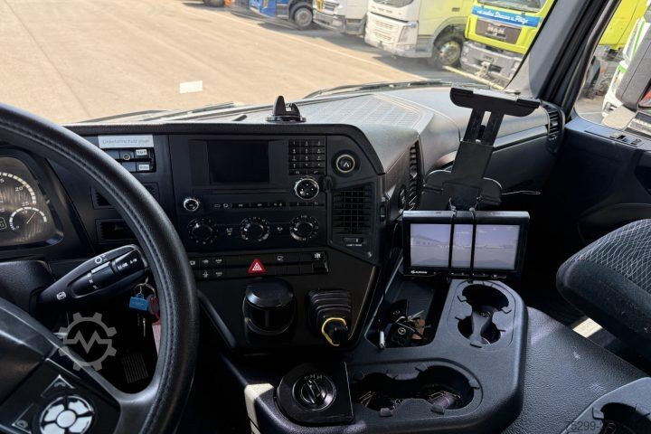 Three-sided tipper truck Mercedes-Benz Arocs 3243 8x4 Schwarzmüller / Swiss-Vehicle