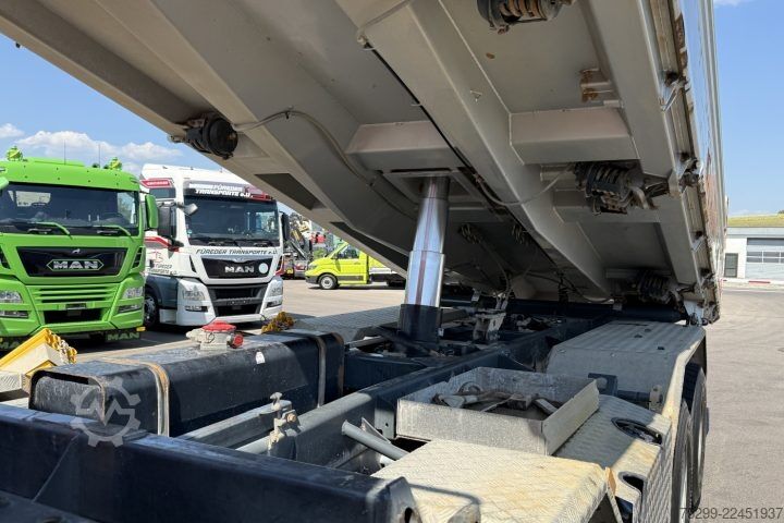 Three-sided tipper truck Mercedes-Benz Arocs 3243 8x4 Schwarzmüller / Swiss-Vehicle