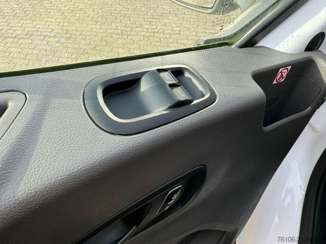 High top van FORD Transit 470 L4 H3 Zwillingsbereifung