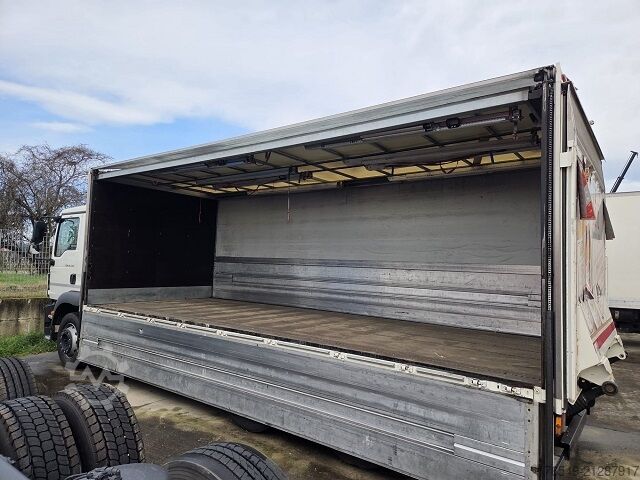 Van with tail lift MAN TGM 26.340