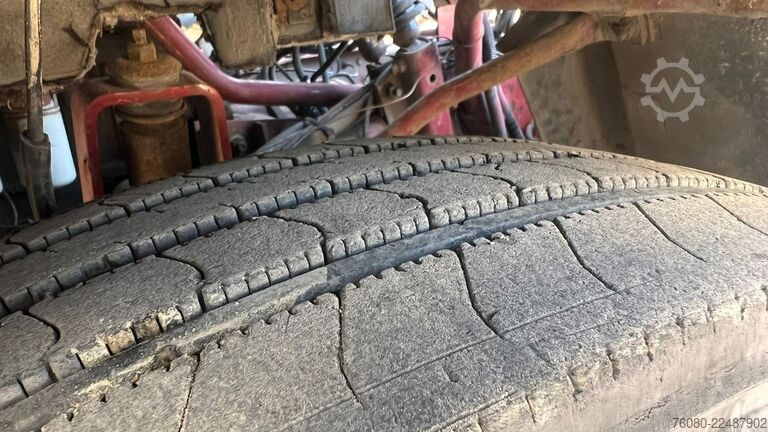 Standard tractor Renault R 340 Major (6 CULASSE / POMPE MANUELLE / MANUA...