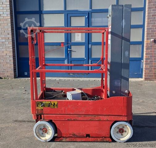 Scissor lift SkyJack SJ12