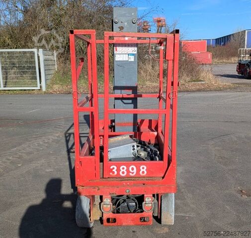 Scissor lift SkyJack SJ12
