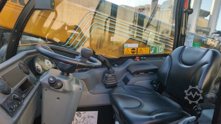 Liebherr T 33-10 Telehandler | 9.75 m Liebherr T33-10