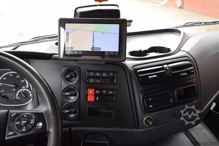 Pick-up van Mercedes-Benz Atego 824 Gerüstbau Automatik Klima 1.Hand AHK