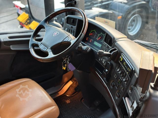 Viehtransporter LKW SCANIA R380 6x2 LL 7 Pferde + Bad/ TV/ WC/ Küche
