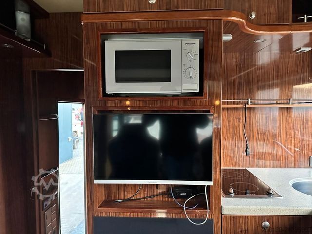 Viehtransporter LKW SCANIA R380 6x2 LL 7 Pferde + Bad/ TV/ WC/ Küche