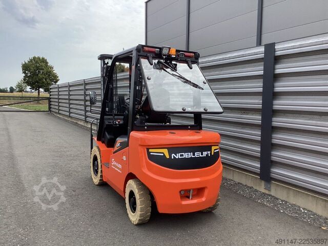 Elektro 4 Rad-Stapler Noblelift CPD20-A2