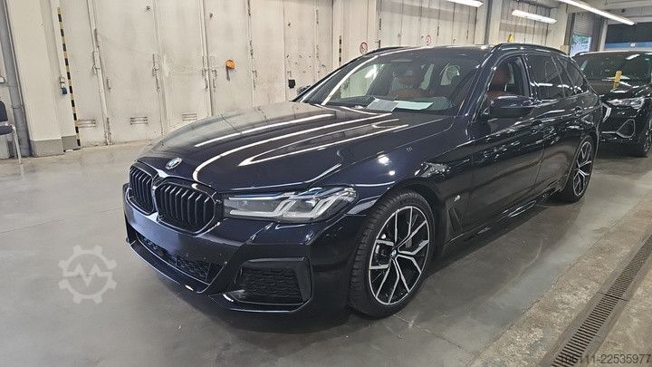 Kleinbus BMW 530 i xDrive M Sport Laser/Panorama/AHK/HarmanKa