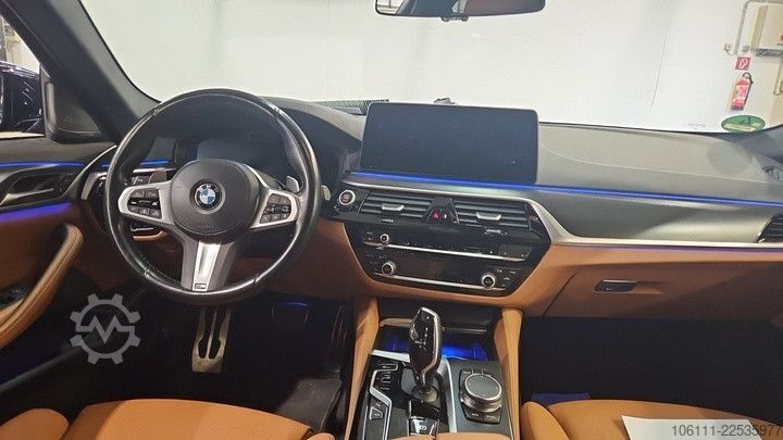 Kleinbus BMW 530 i xDrive M Sport Laser/Panorama/AHK/HarmanKa