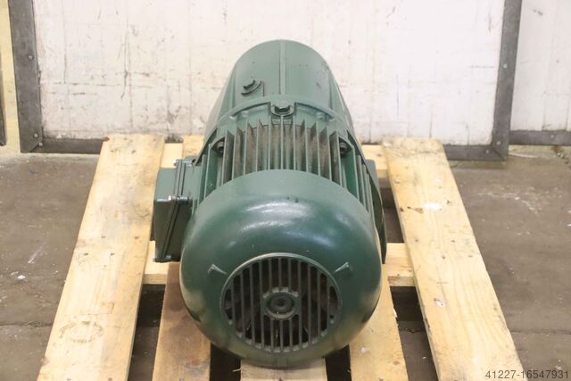 Getriebemotor 5,5 kW 56 U/min Bauer 930/410/H375 mm