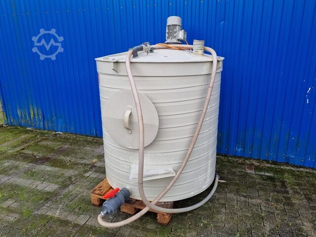 Plastic agitator tank