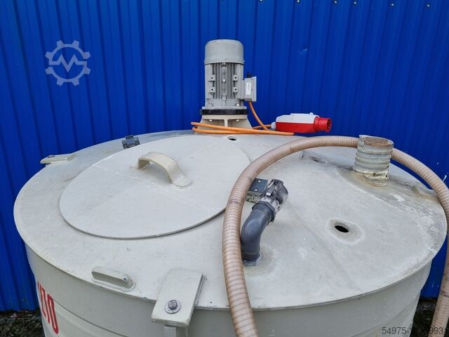 Plastic agitator tank