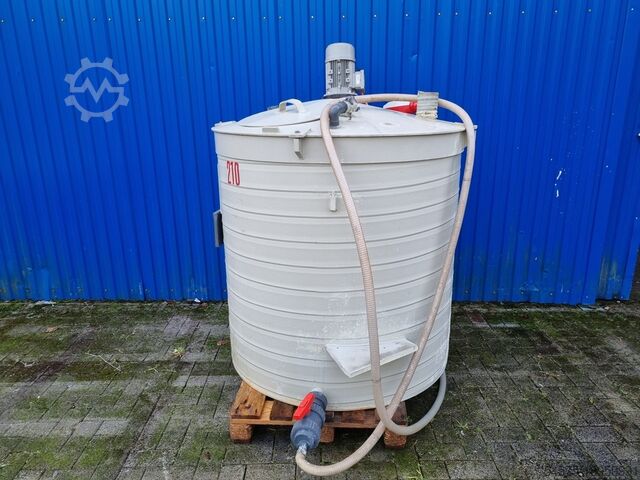 Plastic agitator tank