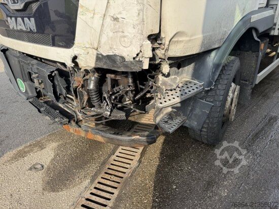 Flatbed truck with tarp MAN TGM 15.290 PRITSCHE PLANE