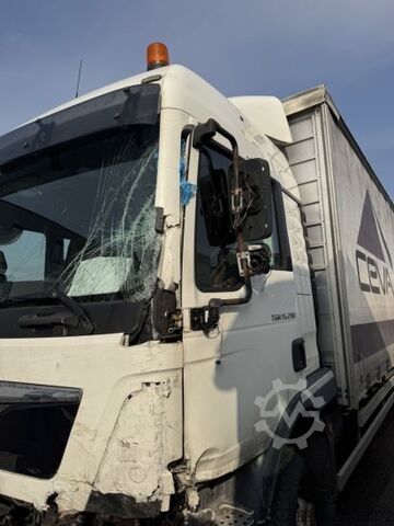 Flatbed truck with tarp MAN TGM 15.290 PRITSCHE PLANE