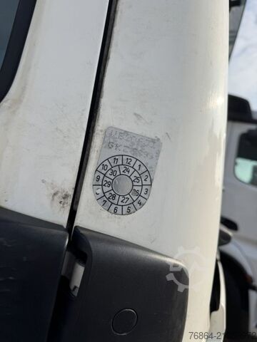 Flatbed truck with tarp MAN TGM 15.290 PRITSCHE PLANE