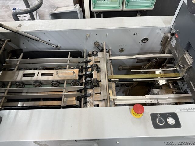 Querformat-Broschürenfertiger mit Dreimesser-Schneider Horizon SPF-200L