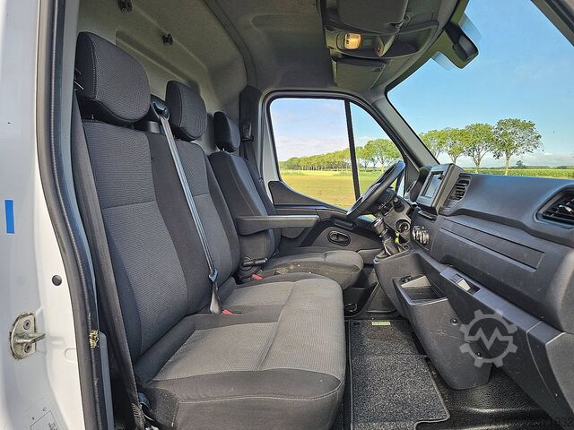 High-roof van RENAULT MASTER T35 ac camera EURO6