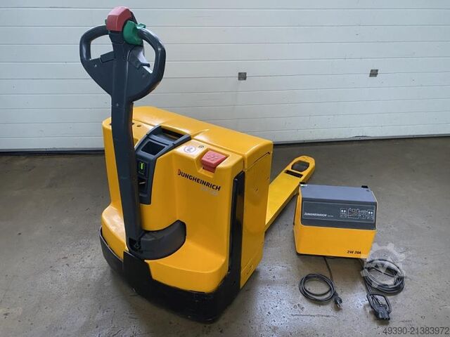 Electric pedestrian stacker, low-lift pallet truck, pallet truck (Ameise), pedestrian stacker, palle JUNGHEINRICH EJE 120
