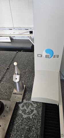 Coordinate measuring machine Hexagon DEA