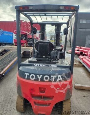 Gabelstapler Toyota traigo 8FBMKT25