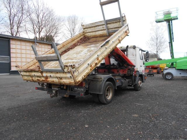 Tipper van MAN MAN LE8.150 mit Palfinger PKG7001