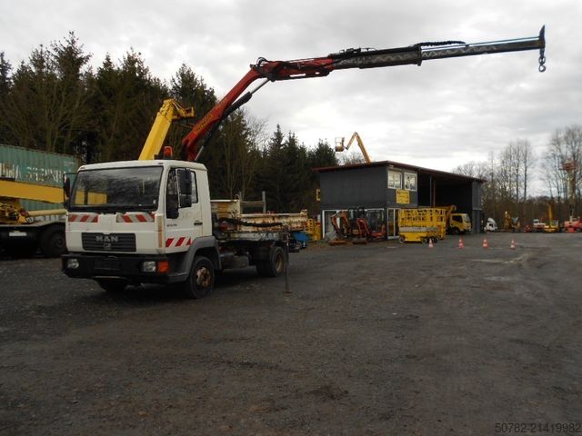 Tipper van MAN MAN LE8.150 mit Palfinger PKG7001