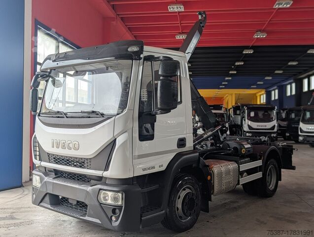 Custom bodywork Iveco 120E25K