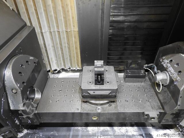 Univ, machining center with automation Chiron MILL 800 five axis
